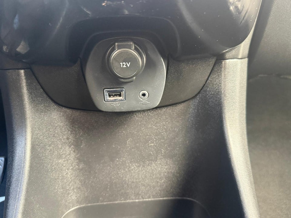 Toyota Aygo 1,0 VVT-i x-wave Sky 5d