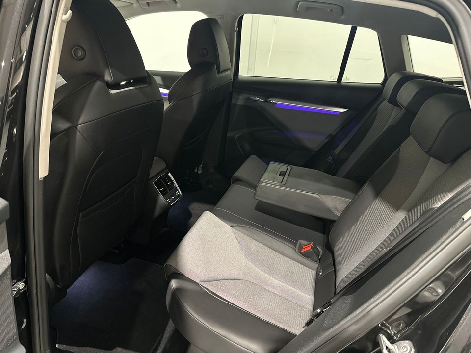 Skoda Enyaq 80 iV Plus Loft 5d