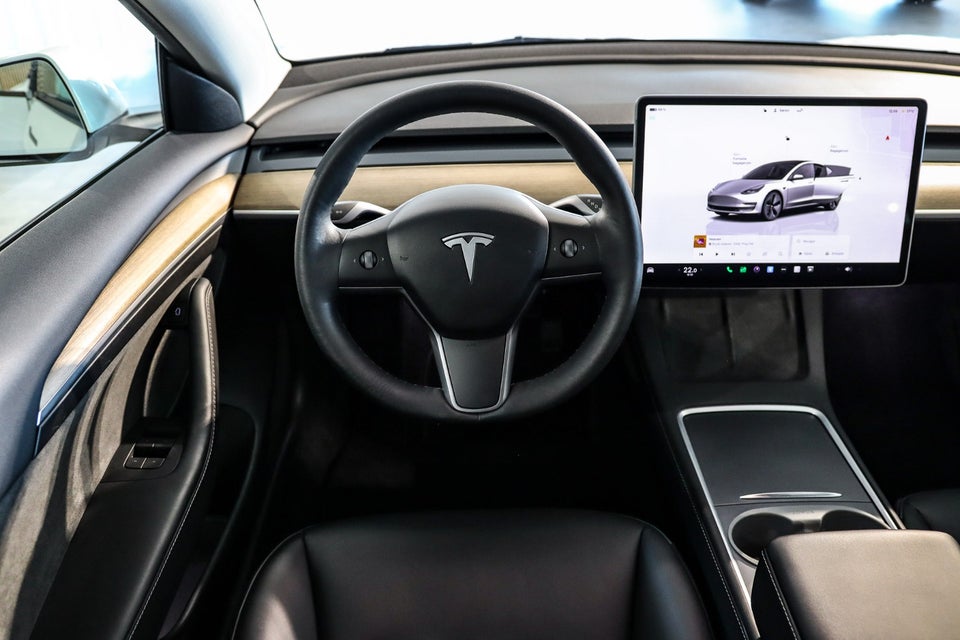 Tesla Model 3 Long Range AWD 4d