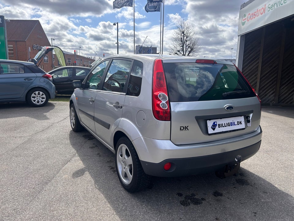 Ford Fiesta 1,4 Ambiente 5d
