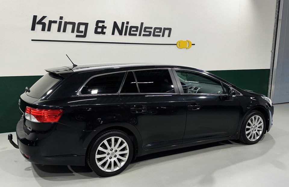 Toyota Avensis 2,0 D-4D T1 stc. 5d