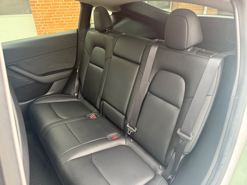 Tesla Model Y Long Range AWD 5d