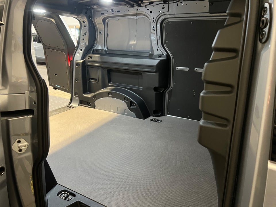 VW ID. Buzz 77 Cargo Pro