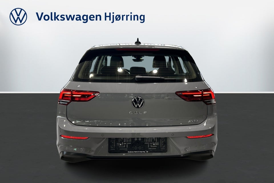 VW Golf VIII 1,5 eTSi 130 Life DSG 5d