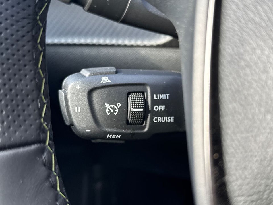 Peugeot e-2008 54 GT 5d