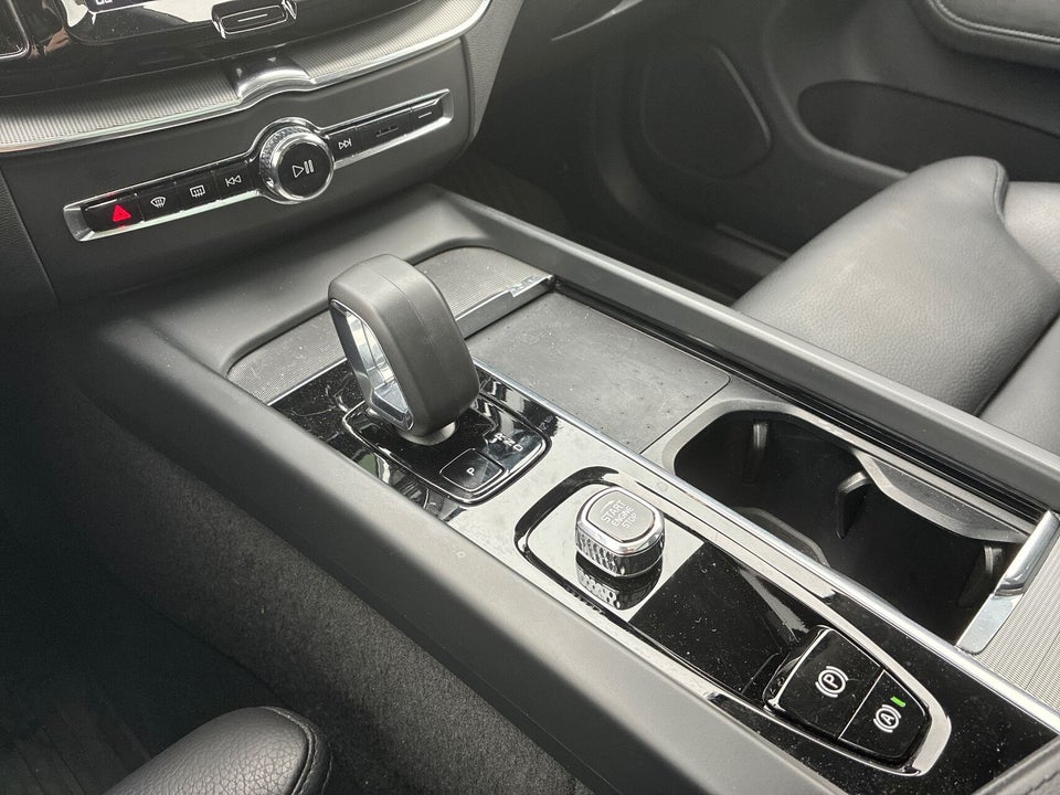 Volvo XC60 2,0 T8 ReCharge Plus Bright aut. AWD 5d