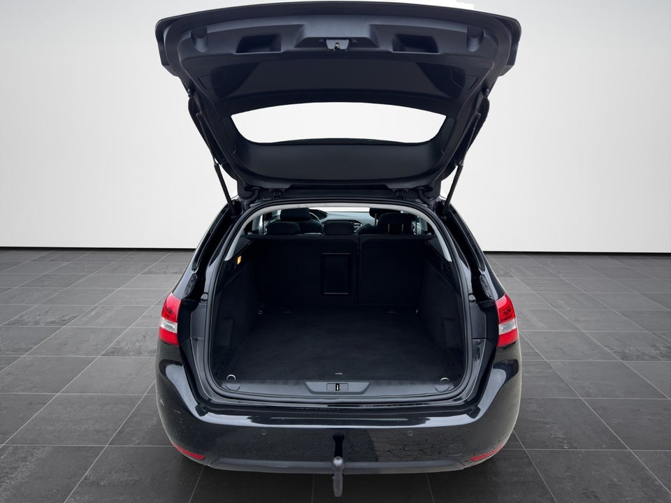 Peugeot 308 1,5 BlueHDi 130 Allure+ Sky SW 5d