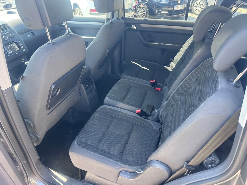 VW Touran 1,6 TDi 105 Comfortline BMT 7prs 5d