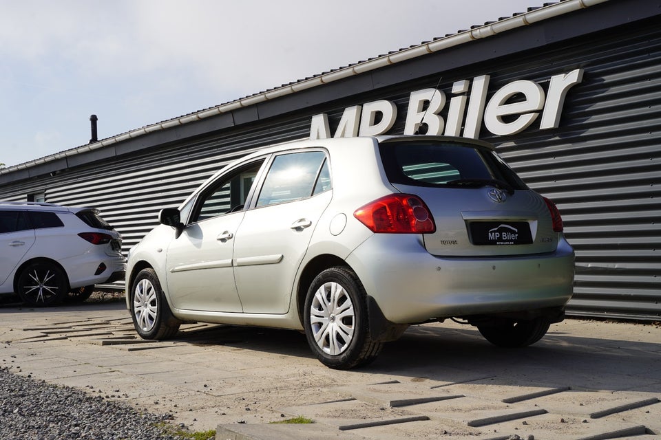 Toyota Auris 1,6 Sol 5d