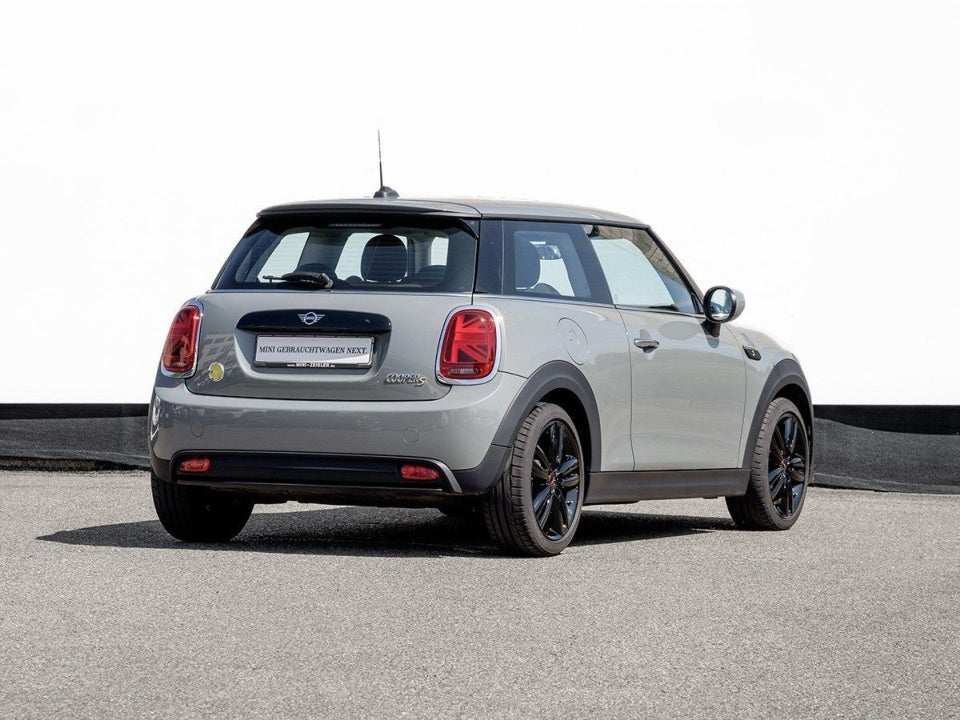 MINI Cooper SE Essential 3d