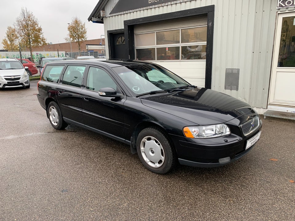 Volvo V70 2,4 140 Kinetic 5d