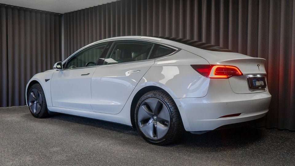 Tesla Model 3 Standard Range+ RWD 4d