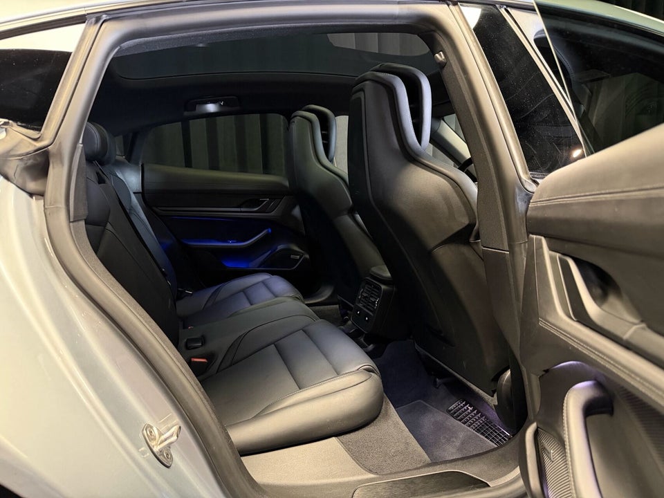 Porsche Taycan Performance+ 4d