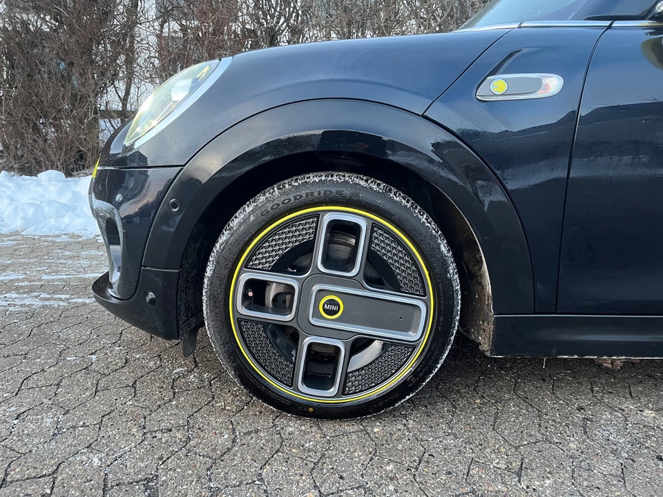 MINI Cooper SE Yours 3d