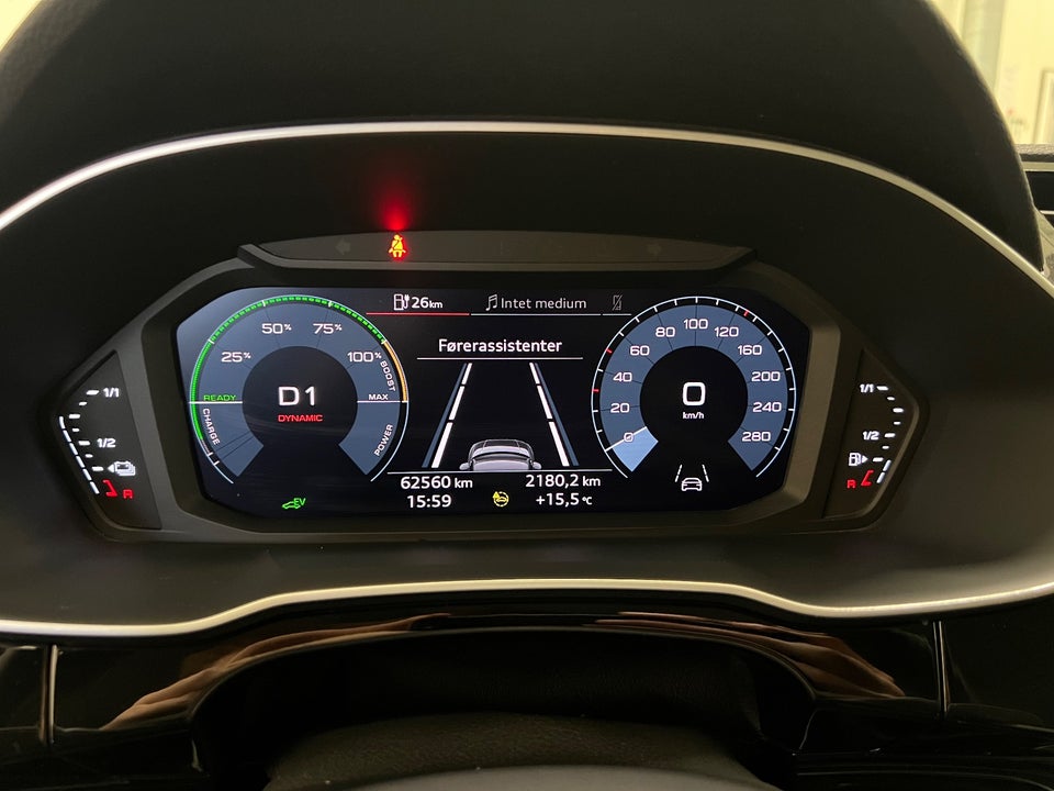 Audi Q3 45 TFSi e Attitude plus Sportback S-tr. 5d