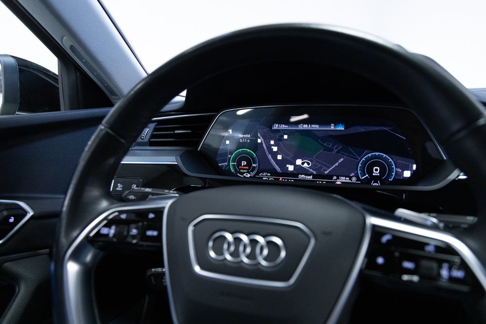 Audi e-tron 55 quattro 5d