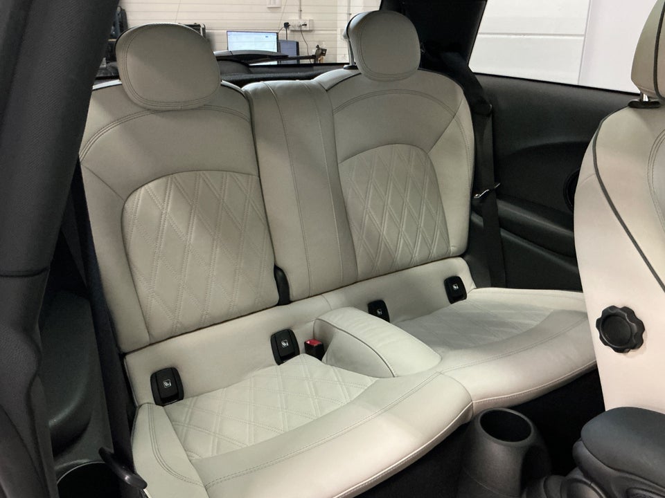 MINI Cooper SE Camden Edition 3d