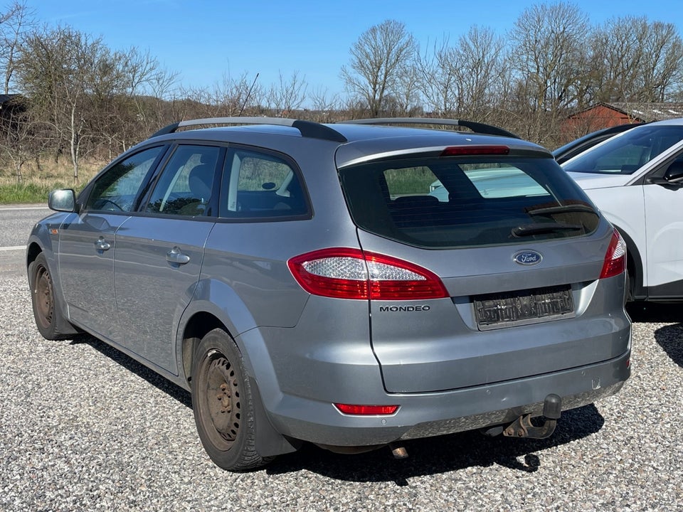 Ford Mondeo 2,0 Ambiente stc. 5d