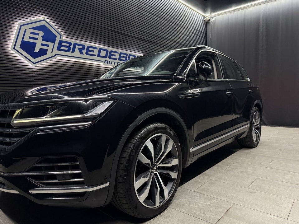 VW Touareg 3,0 eHybrid Elegance Tiptr. 4Motion 5d