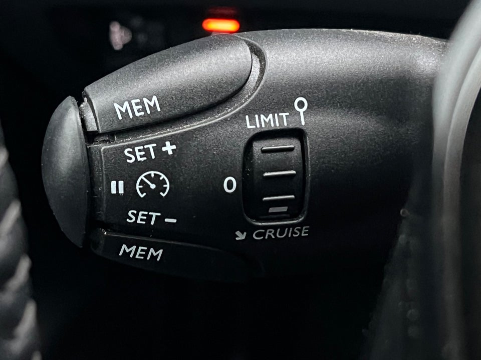 Peugeot 208 1,5 BlueHDi 100 Allure 5d