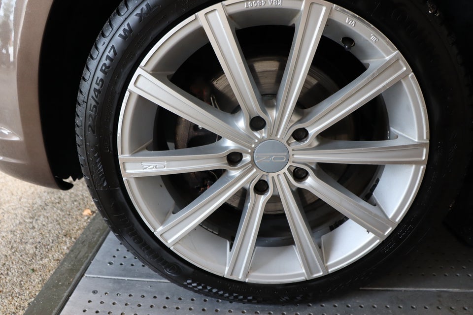 VW Touran 1,6 TDi 105 Comfortline BMT 7prs 5d