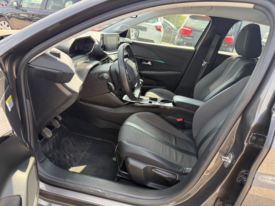 Peugeot 208 1,2 PureTech 100 Allure 5d