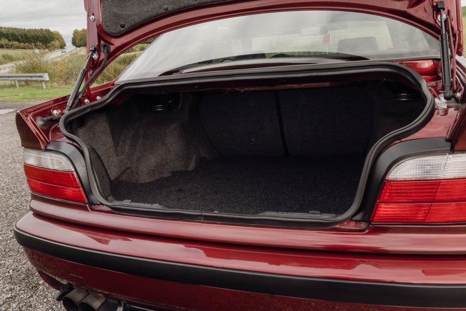 BMW 320i 2,0 Coupé 2d