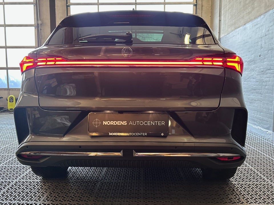 MG Marvel R Luxury 5d