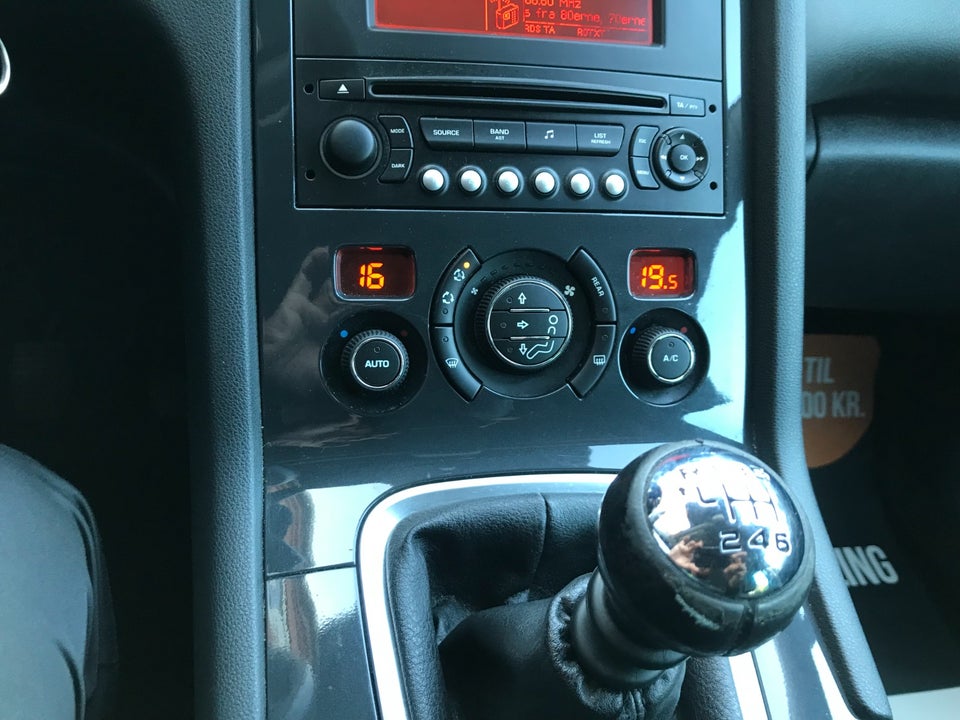 Peugeot 5008 1,6 HDi 110 Premium 7prs 5d