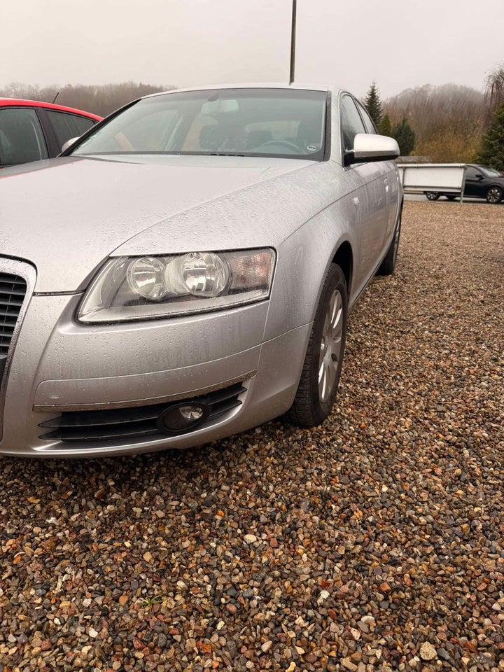 Audi A6 2,4 V6 4d