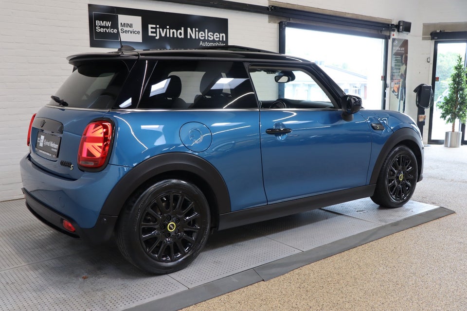 MINI Cooper SE Edition Premium Plus 3d