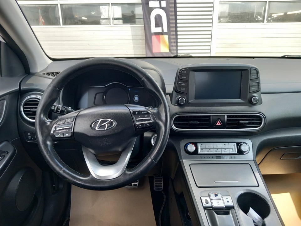 Hyundai Kona 64 EV Essential 5d