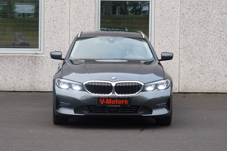 BMW 320d 2,0 Touring Connected aut. 5d