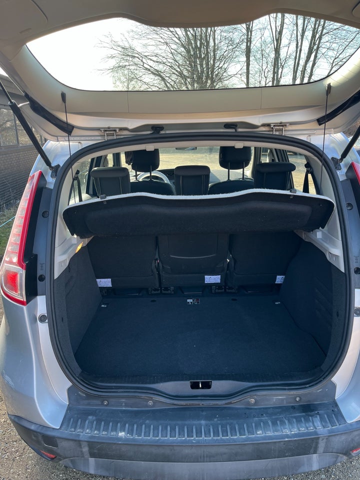 Renault Scenic III 1,6 16V Authentique 5d