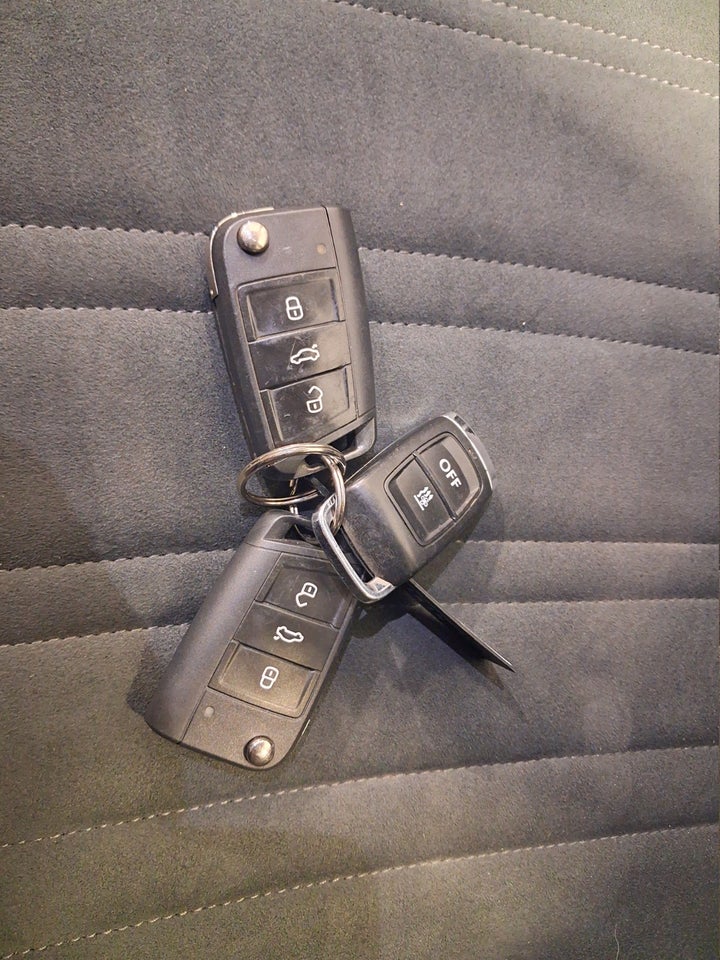 VW Touran 2,0 TDi 150 Comfortline DSG Van 5d