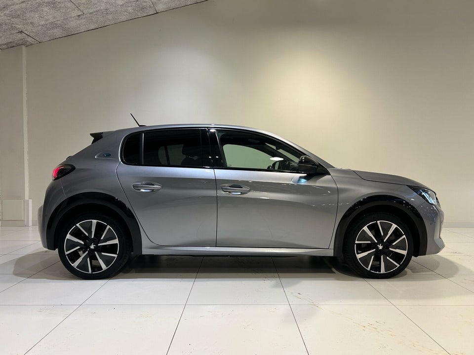 Peugeot e-208 50 GT 5d