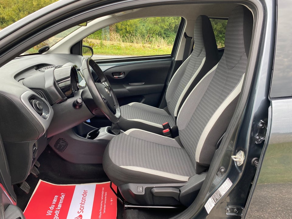 Toyota Aygo 1,0 VVT-i x-press 5d