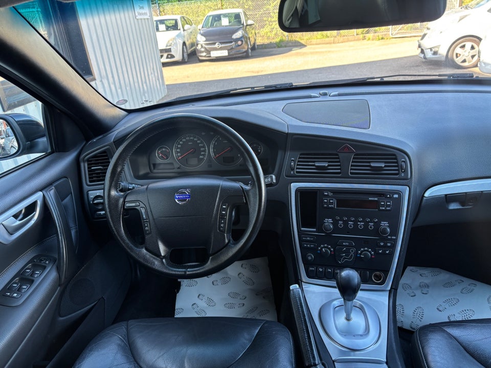 Volvo V70 2,4 140 Kinetic 5d