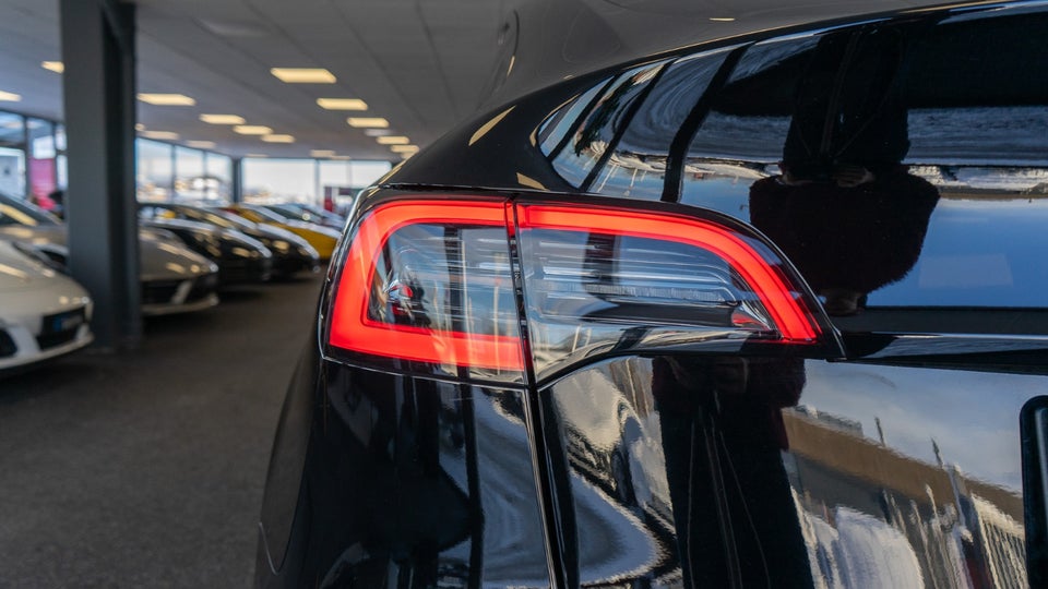 Tesla Model Y RWD 5d