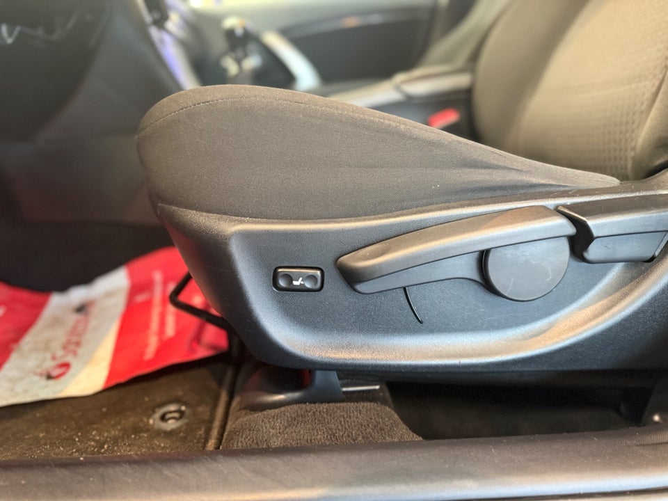 Toyota Avensis 1,6 VVT-i T1 4d