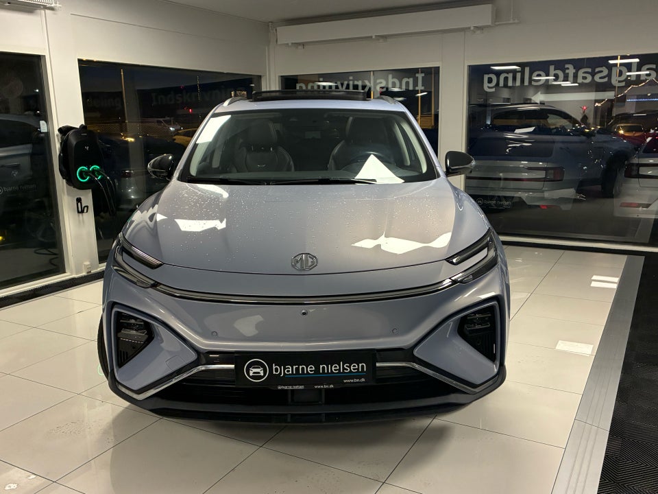 MG Marvel R Luxury 5d