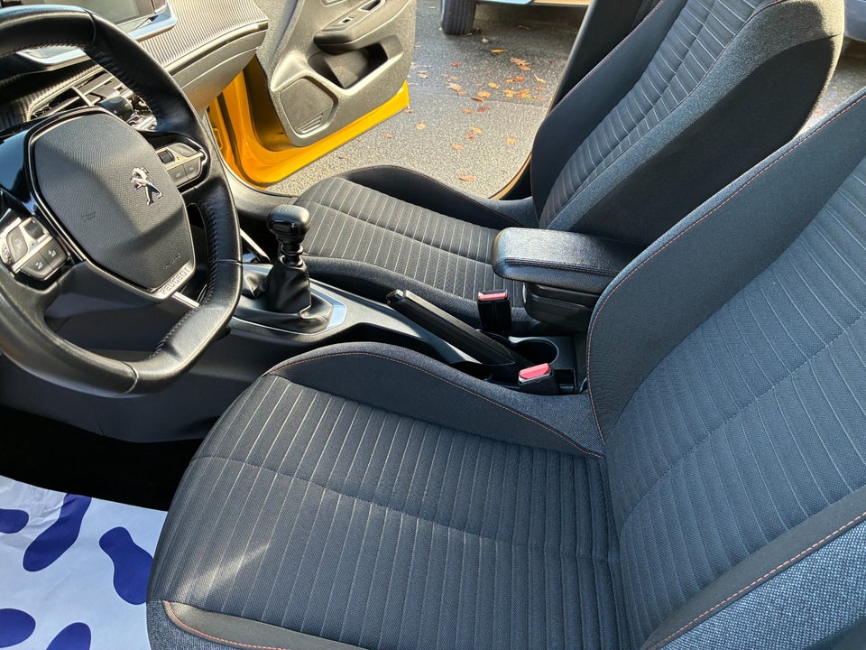 Peugeot 208 1,2 PureTech 100 Active 5d