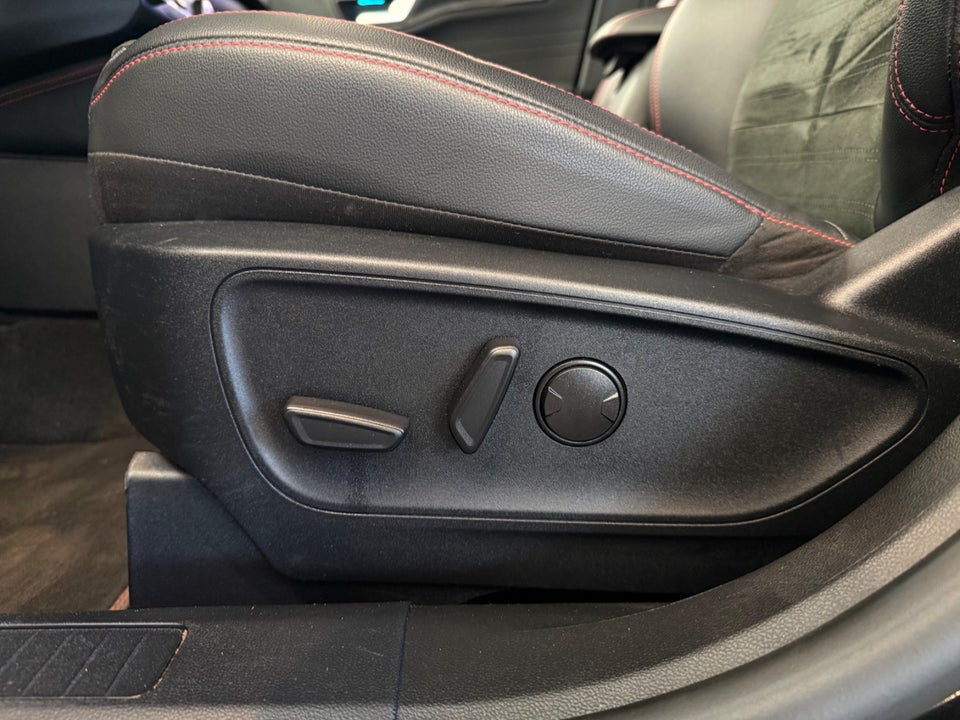 Ford Kuga 2,5 PHEV ST-Line X CVT 5d