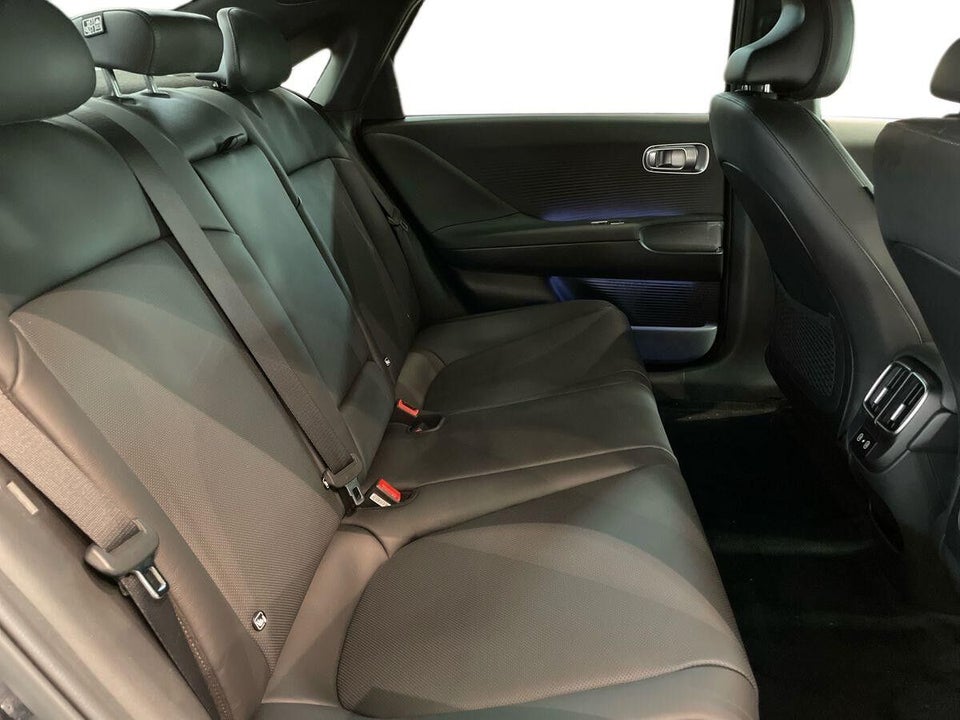 Hyundai Ioniq 6 77 Ultimate Black 4d