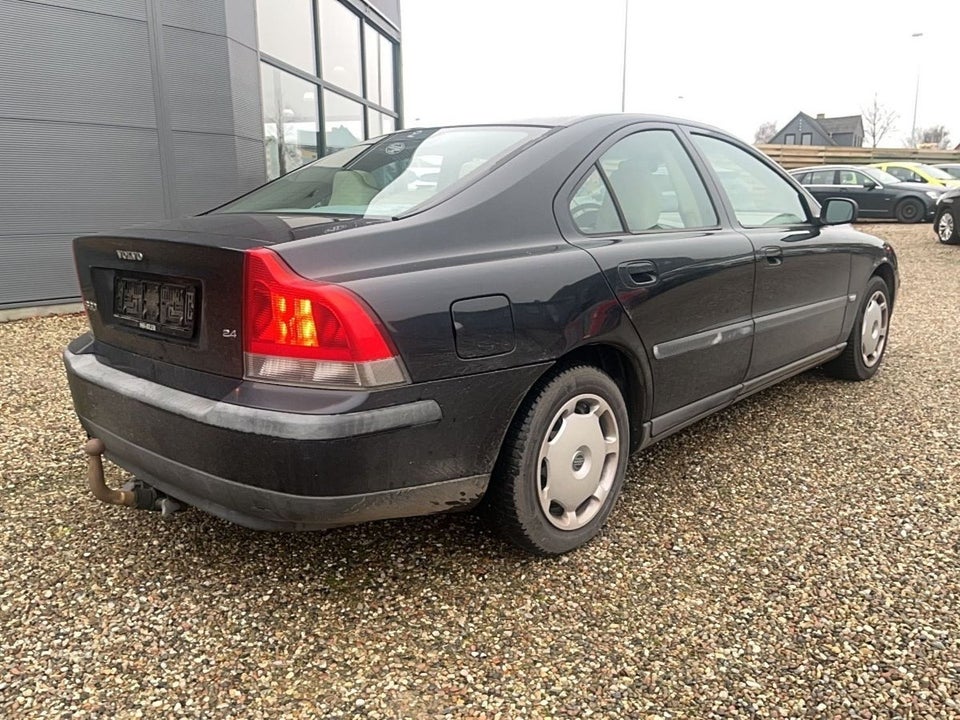 Volvo S60 2,4 140 4d
