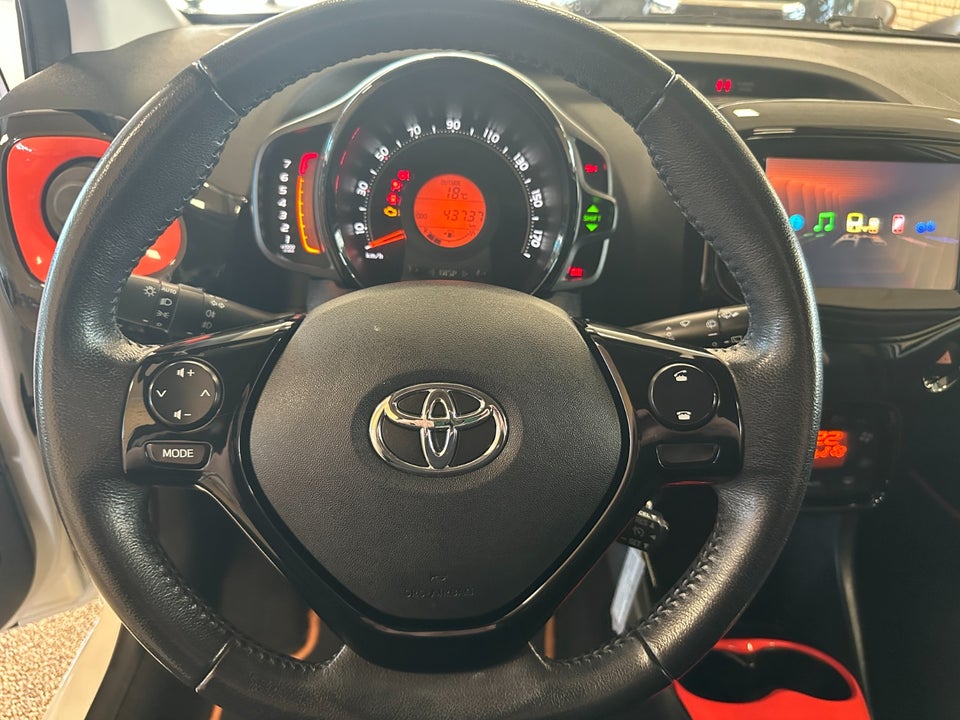 Toyota Aygo 1,0 VVT-i x-sky 5d