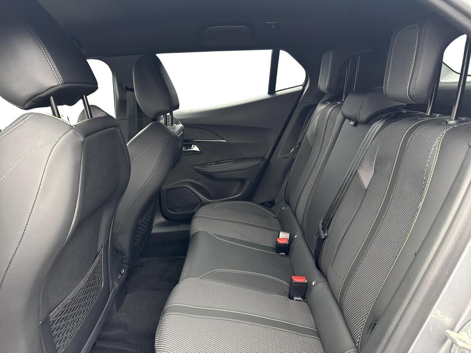 Peugeot e-2008 54 GT 5d