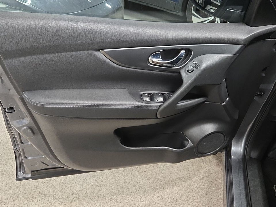 Nissan Qashqai 1,3 Dig-T 140 N-Connecta 5d