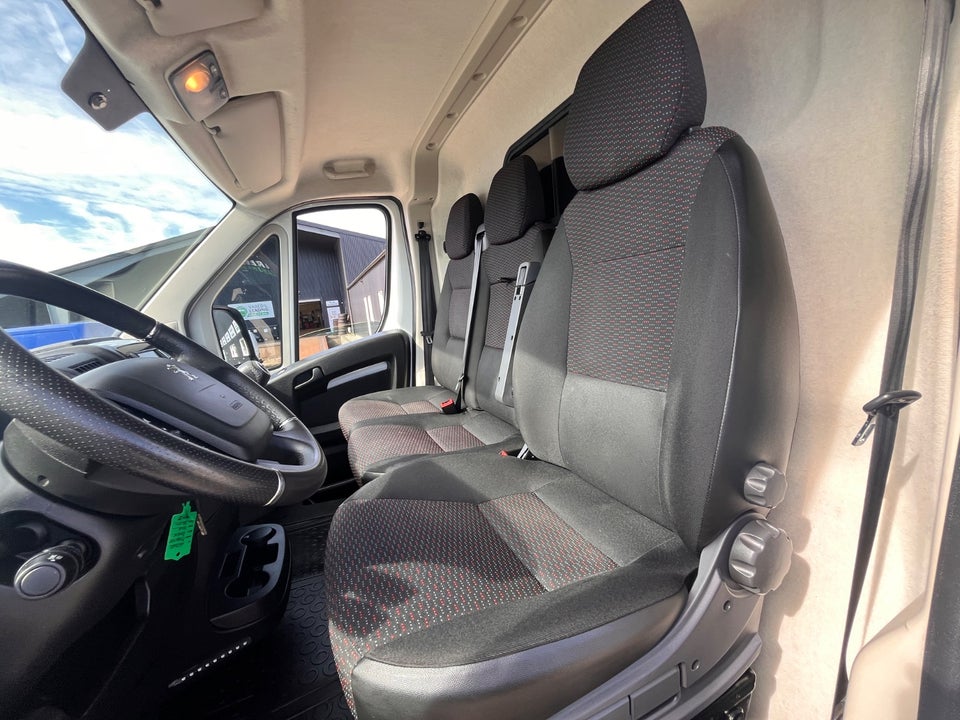 Peugeot Boxer 335 2,2 BlueHDi 165 L3H2 Premium