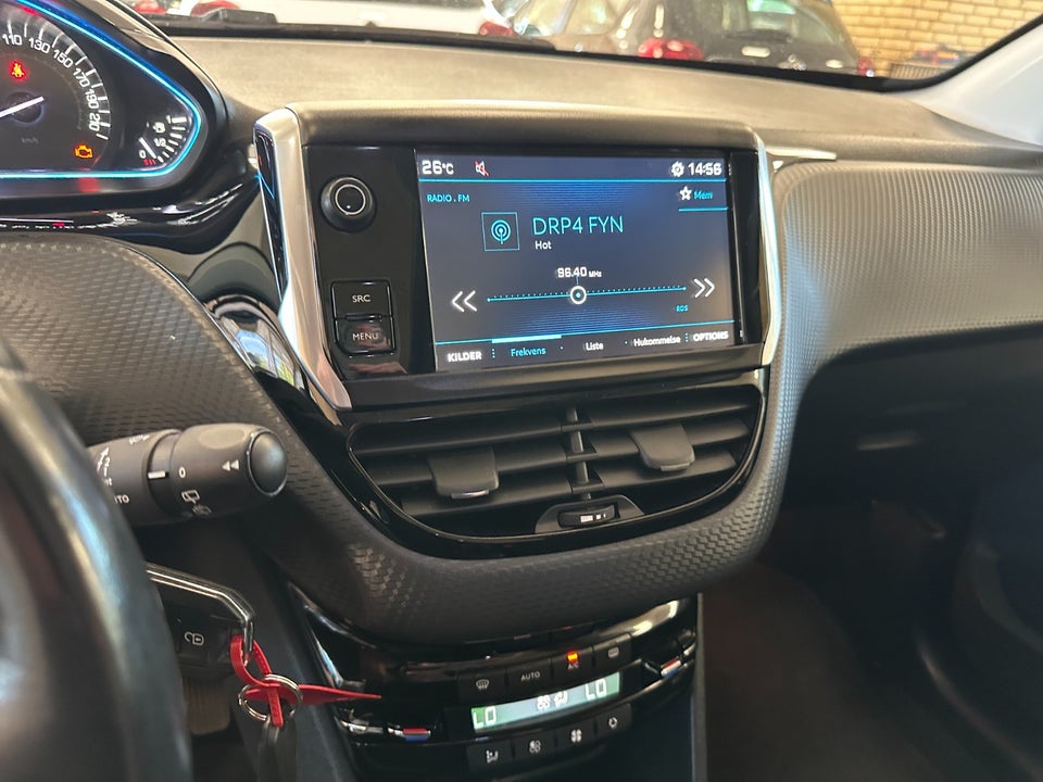 Peugeot 2008 1,2 e-THP 110 Allure Sky 5d